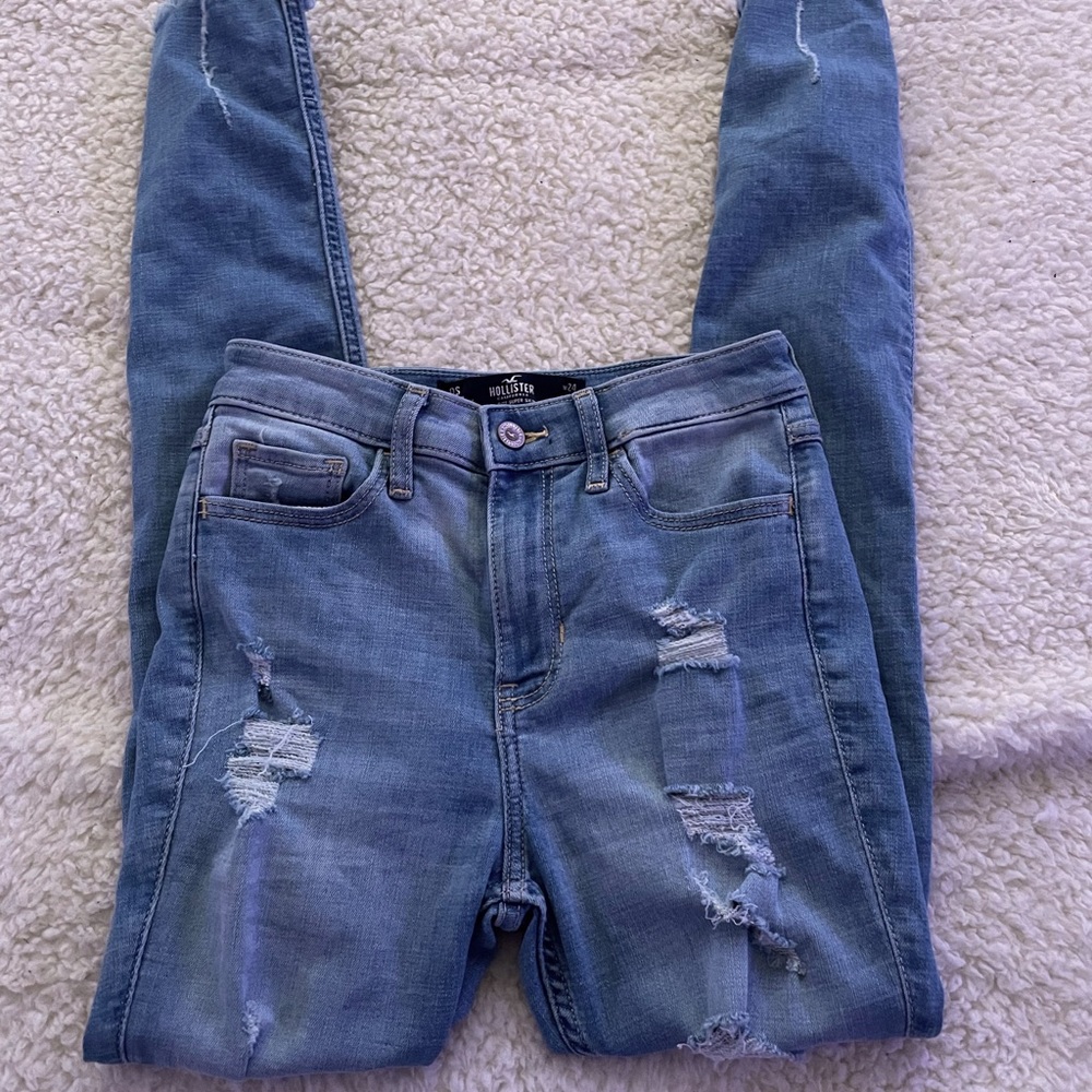 HOLLISTER Ripped Skinny Jeans
